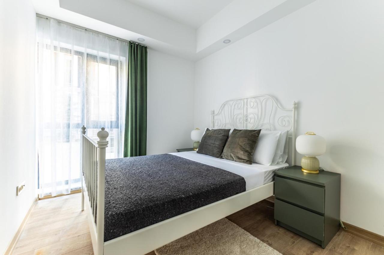 Stunning Retreat 3 Min To Kanyon Mall Apartment